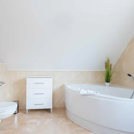 Moderne Nur 300m Zum Ostseestrand Apartment